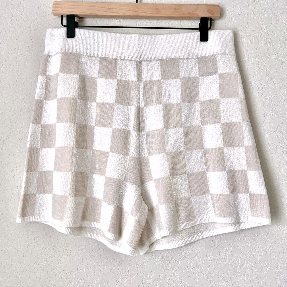 UGG Maliah Knit High Rise Shorts 1138611 Off-White Light Tan L NWT - Picture 1 of 8